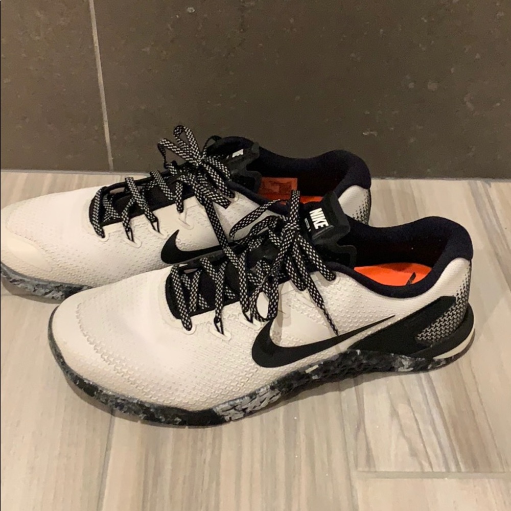 Nike Metcon 4 Like New!!